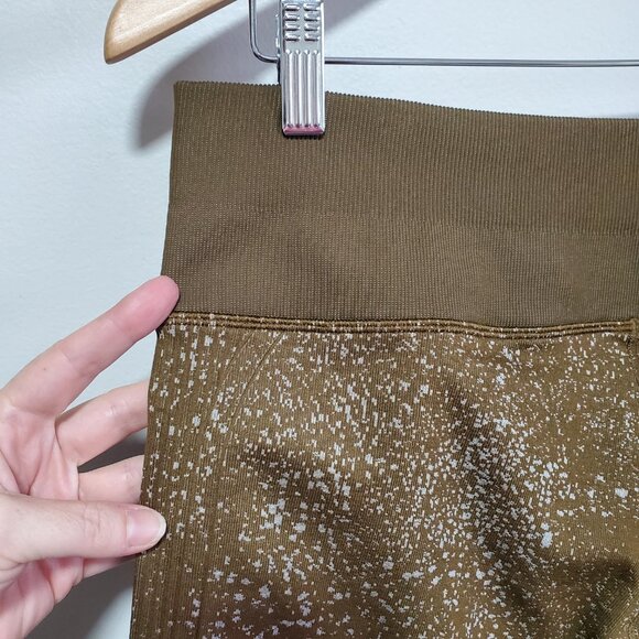 LULULEMON Ebb to Street High-Rise Shorts 8" Seamless Stretch Ribbed Women's 14 - Picture 6 of 11